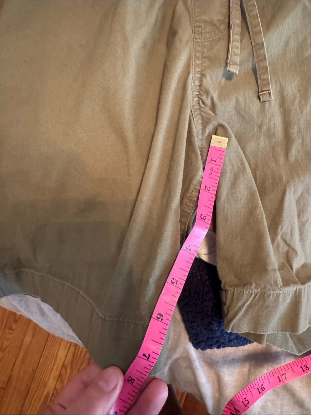 Brooks Brothers Men’s Large Olive Green Drawstring Pull On Shorts with pockets
